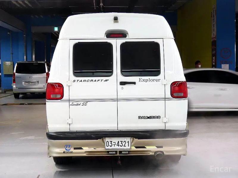 Dodge Ram Van