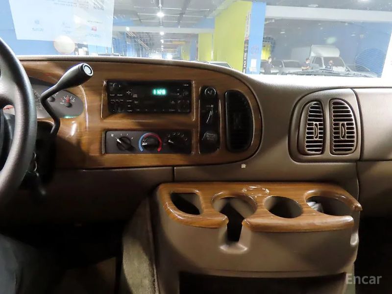 Dodge Ram Van