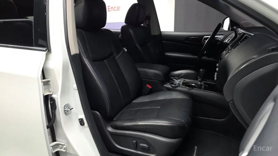 Nissan pathfinder
