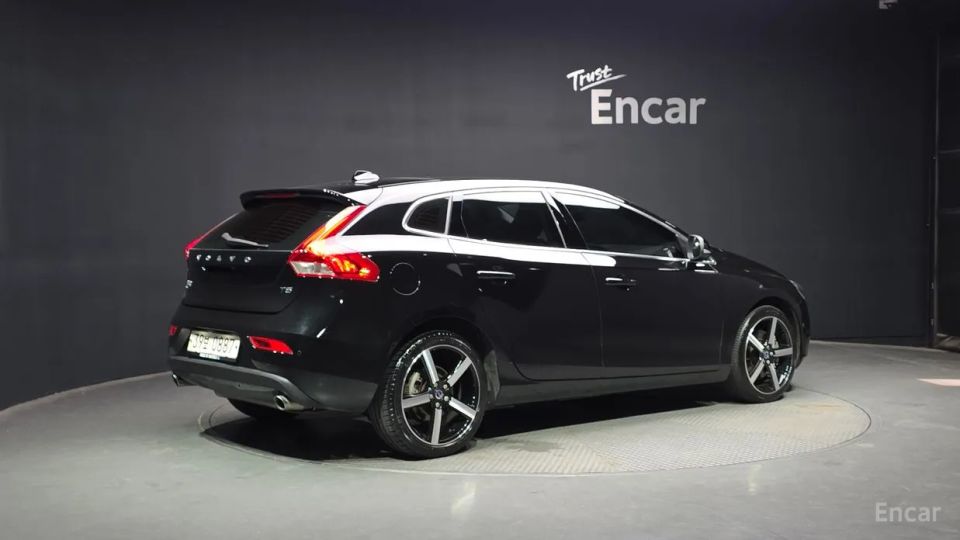 Volvo V40