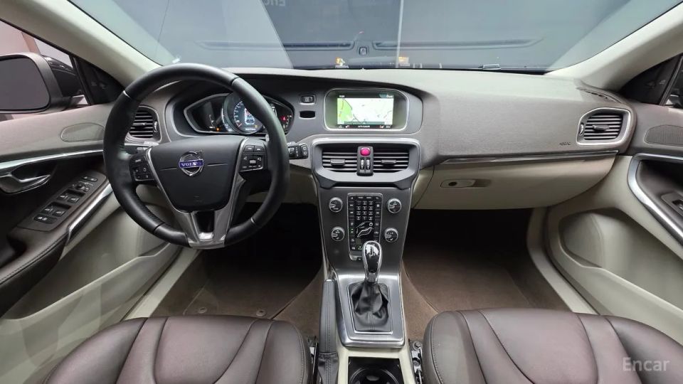 Volvo V40