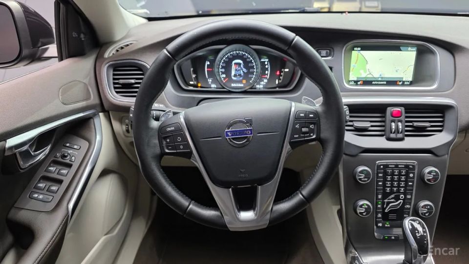 Volvo V40