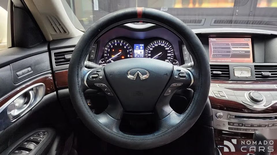 Infiniti M