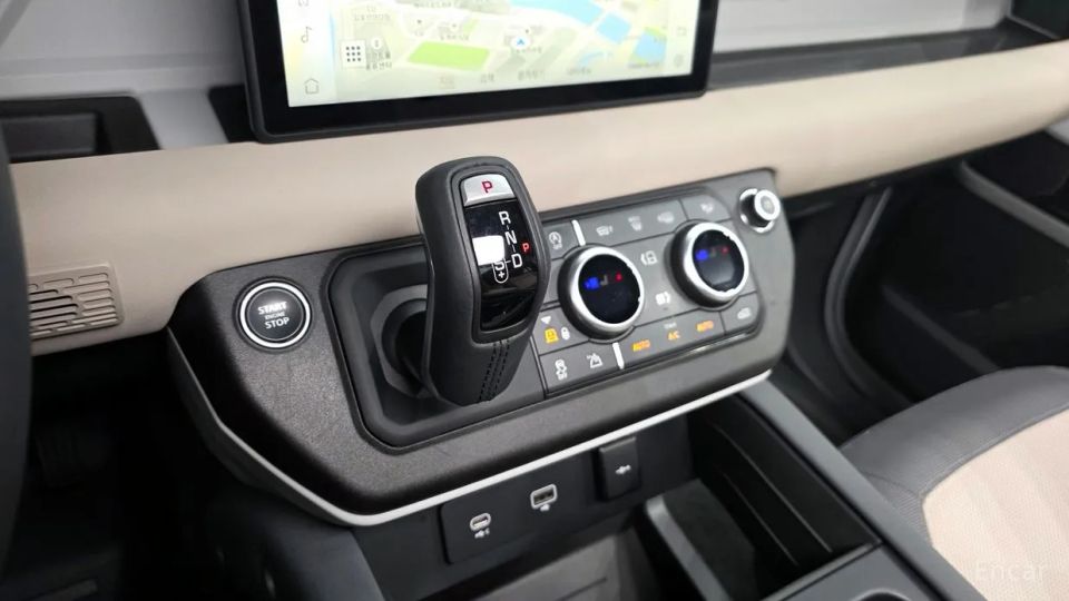Land Rover Defender