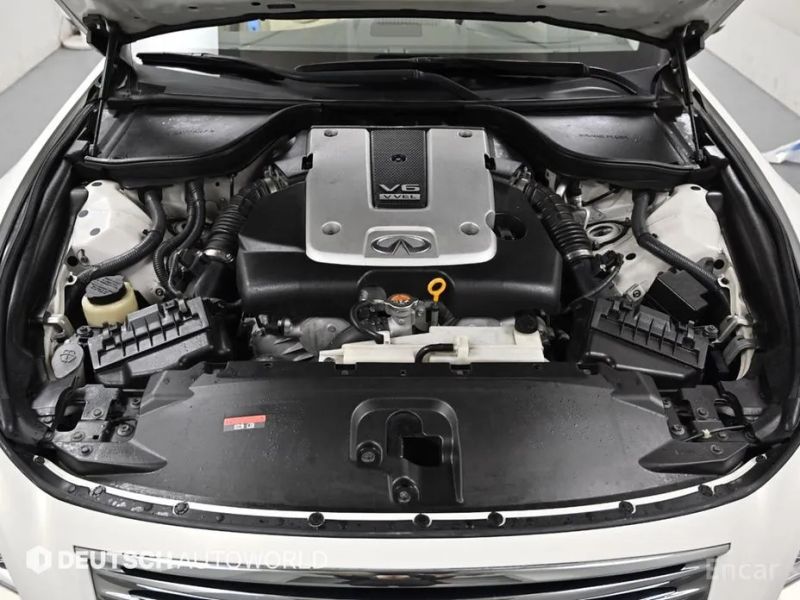 Infiniti Q60