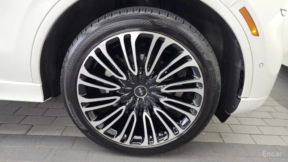 Lincoln Aviator