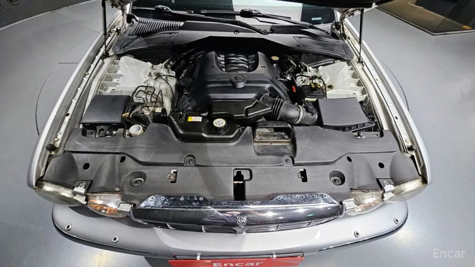 Jaguar XJ-8