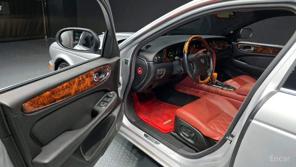Jaguar XJ-8