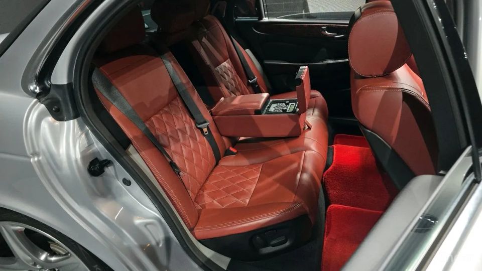 Jaguar XJ-8