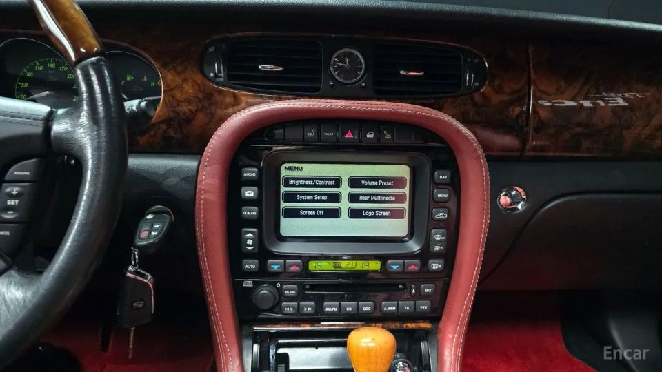Jaguar XJ-8
