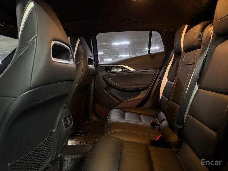 Infiniti Q30