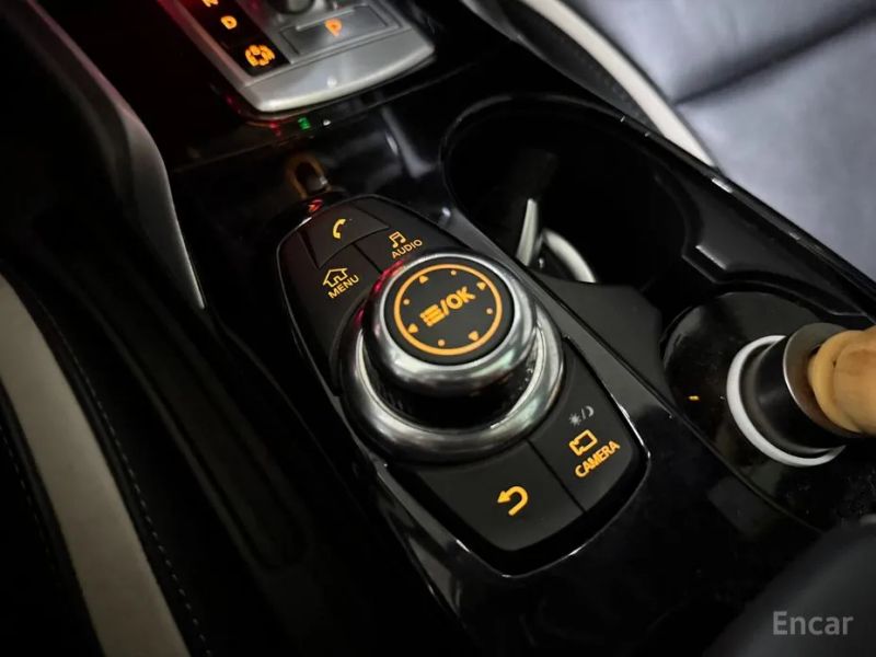 Infiniti Q30