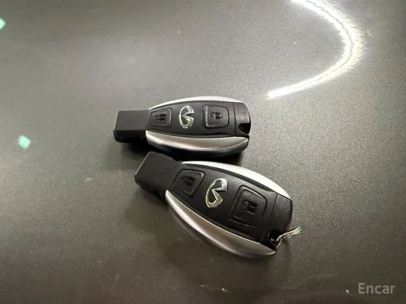 Infiniti Q30