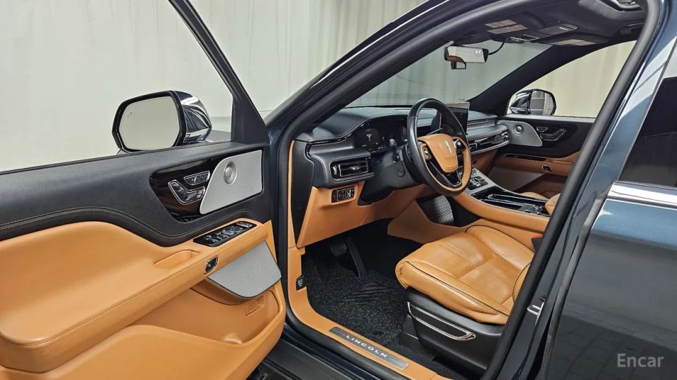 Lincoln Aviator