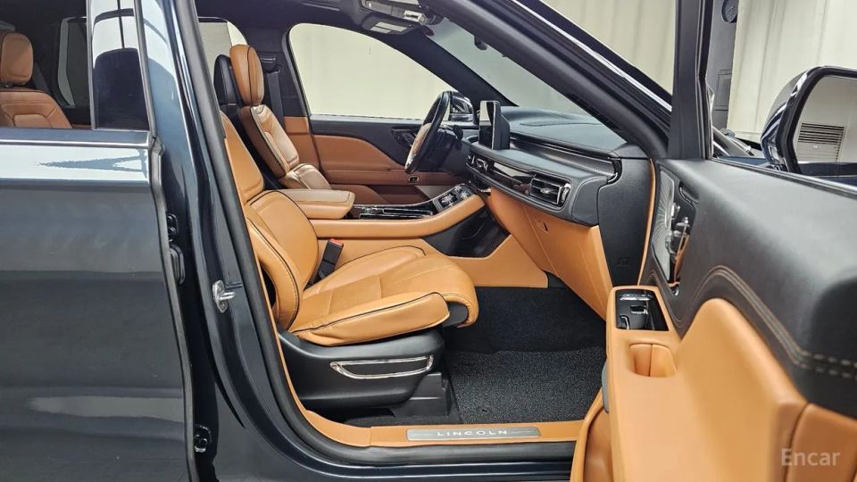 Lincoln Aviator