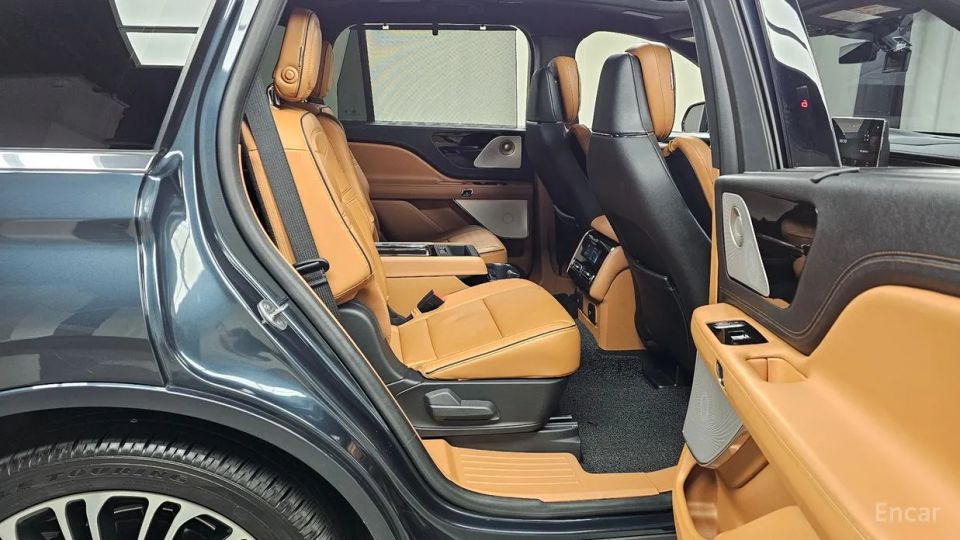 Lincoln Aviator