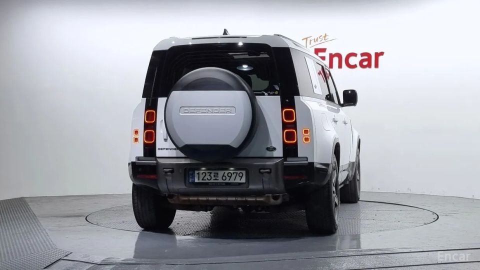 Land Rover Defender