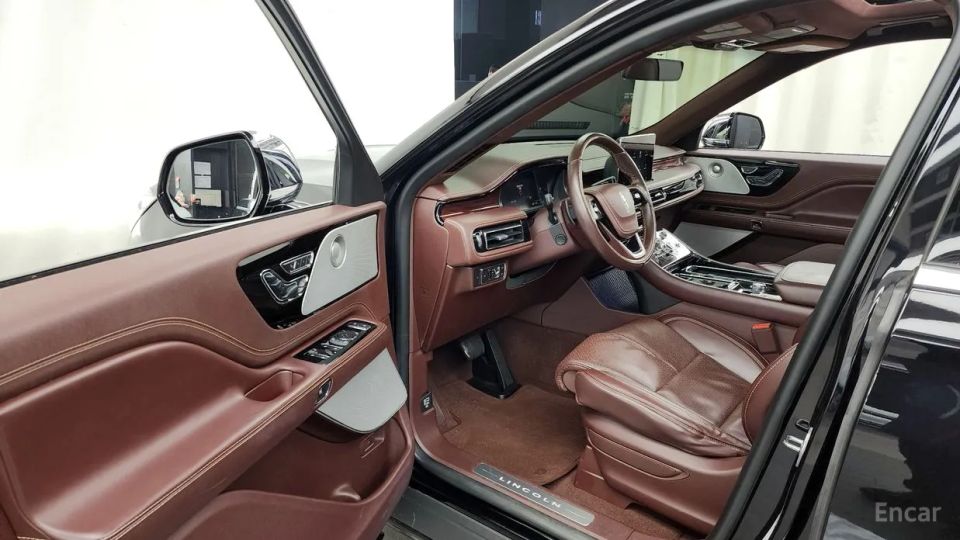 Lincoln Aviator