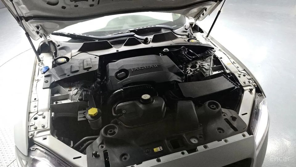 Jaguar XJ