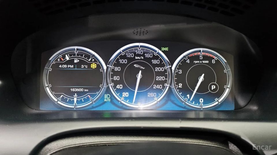 Jaguar XJ