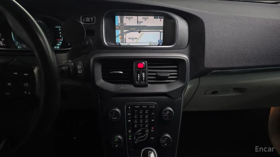 Volvo V40