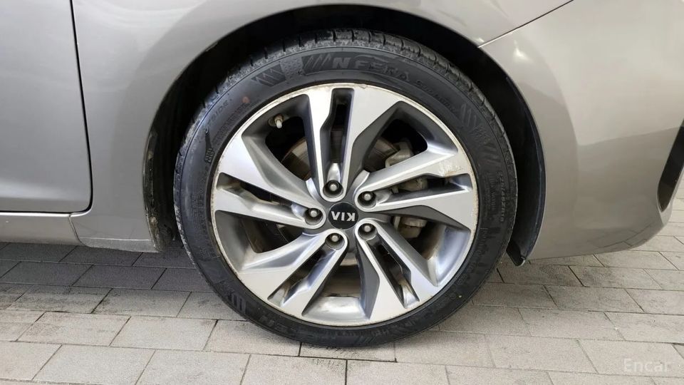 Kia Carens