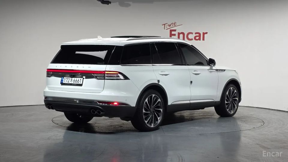 Lincoln Aviator
