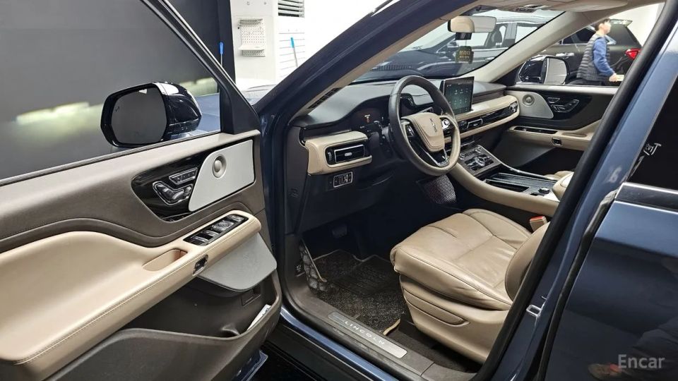 Lincoln Aviator