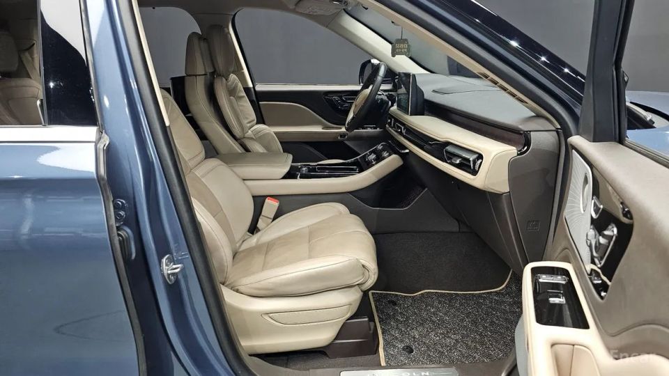 Lincoln Aviator