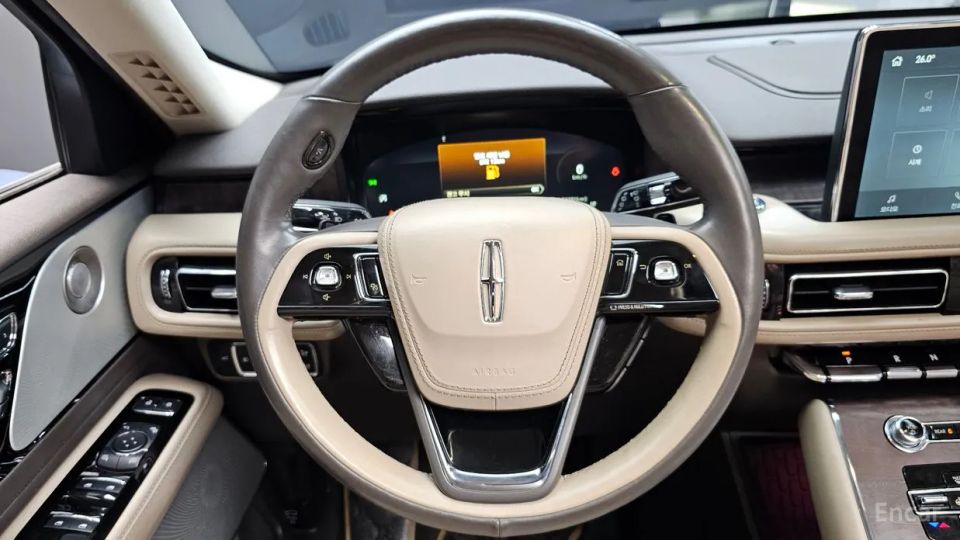 Lincoln Aviator