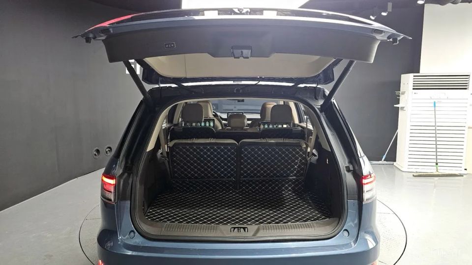 Lincoln Aviator