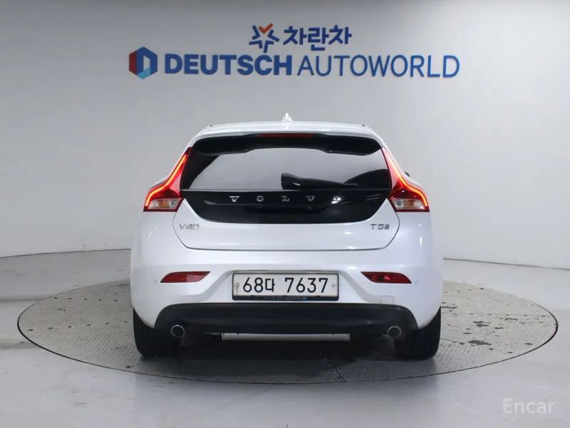 Volvo V40