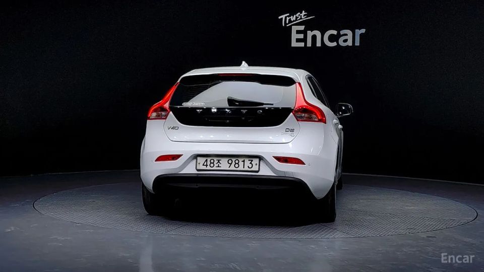 Volvo V40