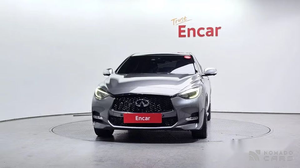 Infiniti Q30