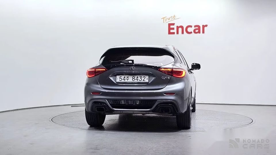 Infiniti Q30