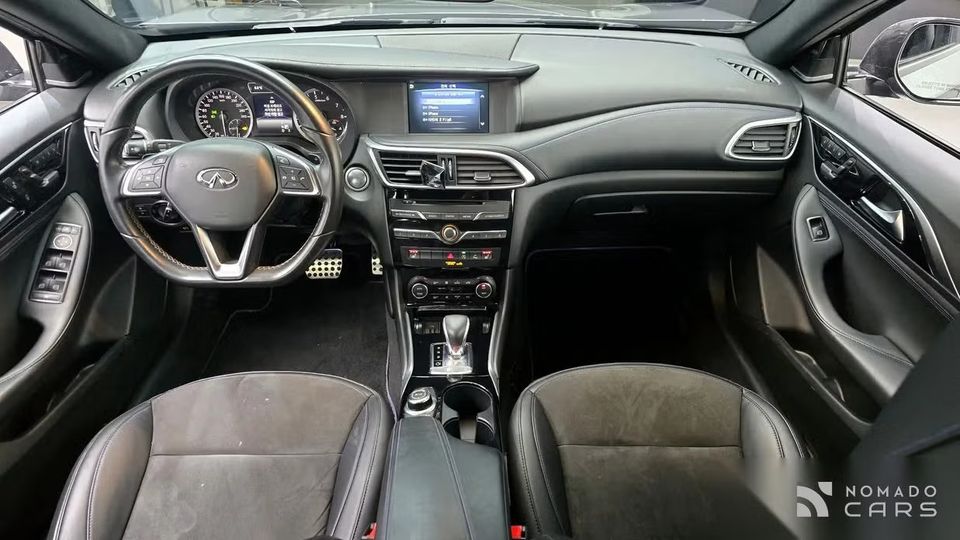Infiniti Q30