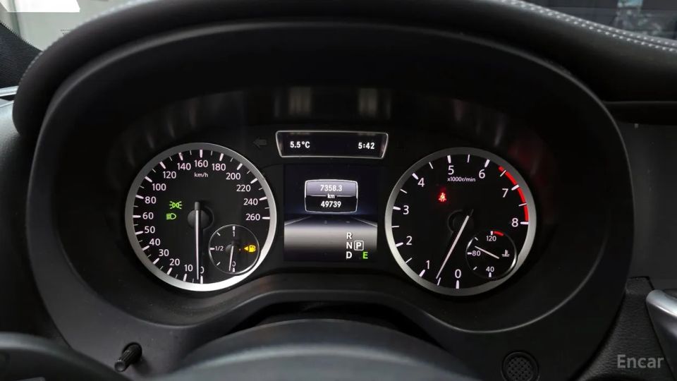 Infiniti Q30
