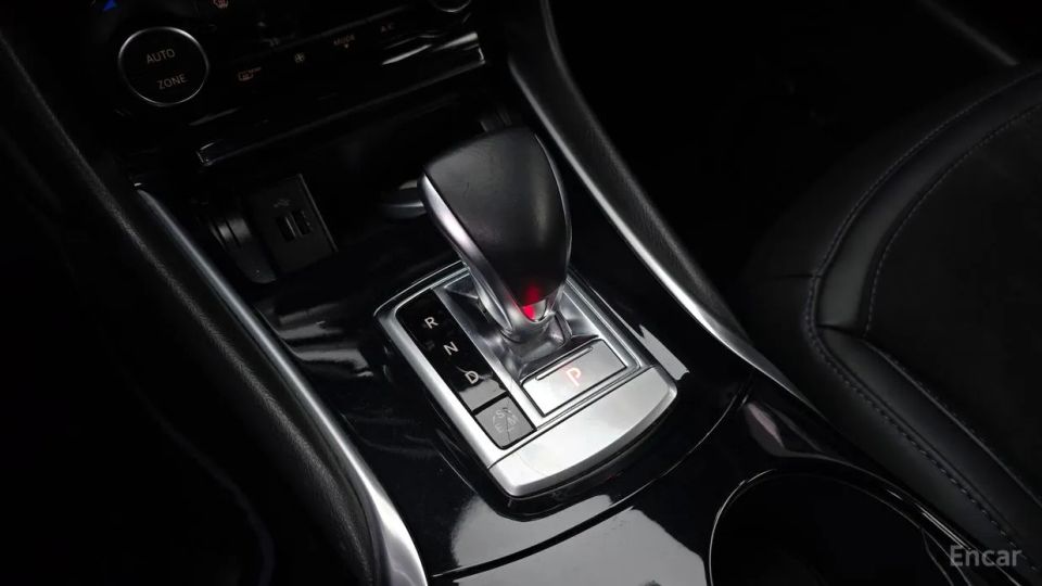 Infiniti Q30