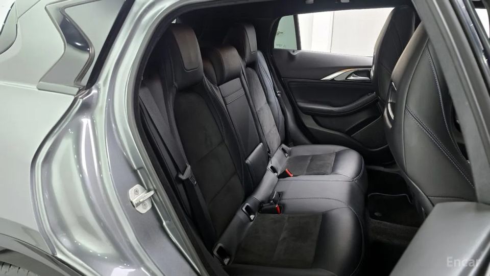 Infiniti Q30