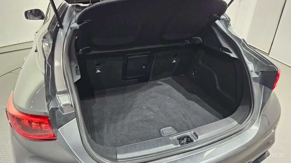 Infiniti Q30