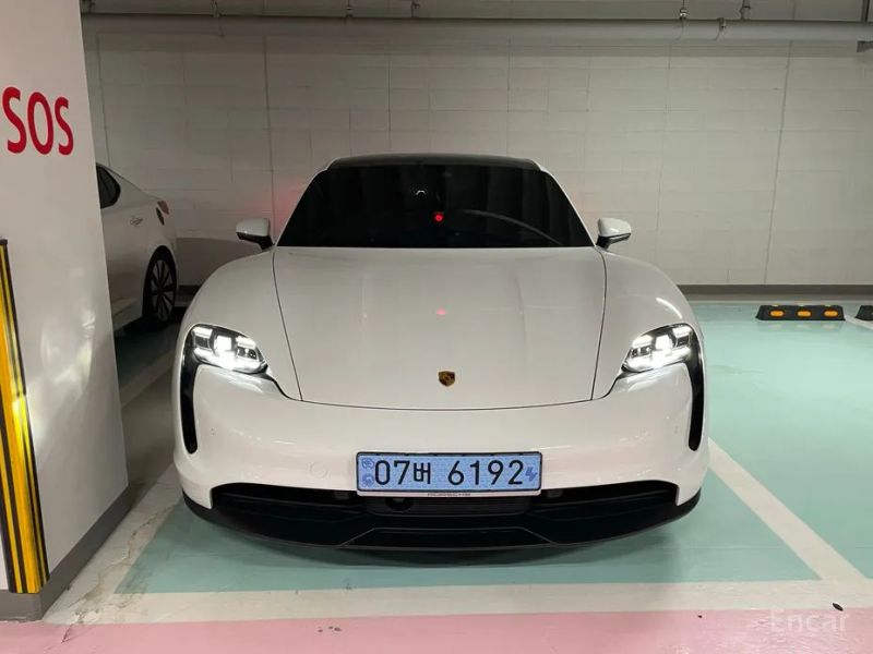 Porsche Taycan
