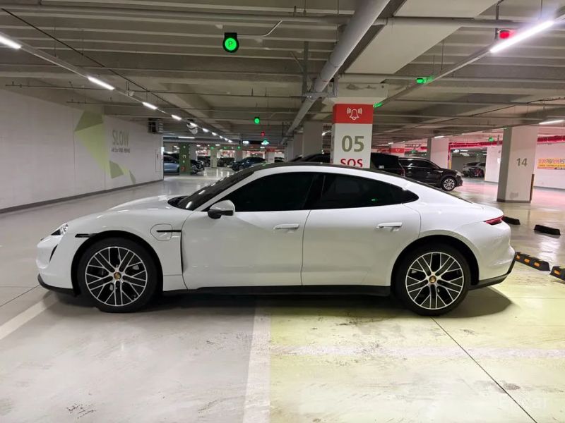 Porsche Taycan
