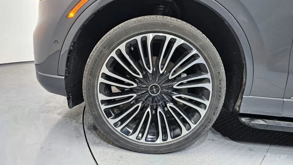 Lincoln Aviator