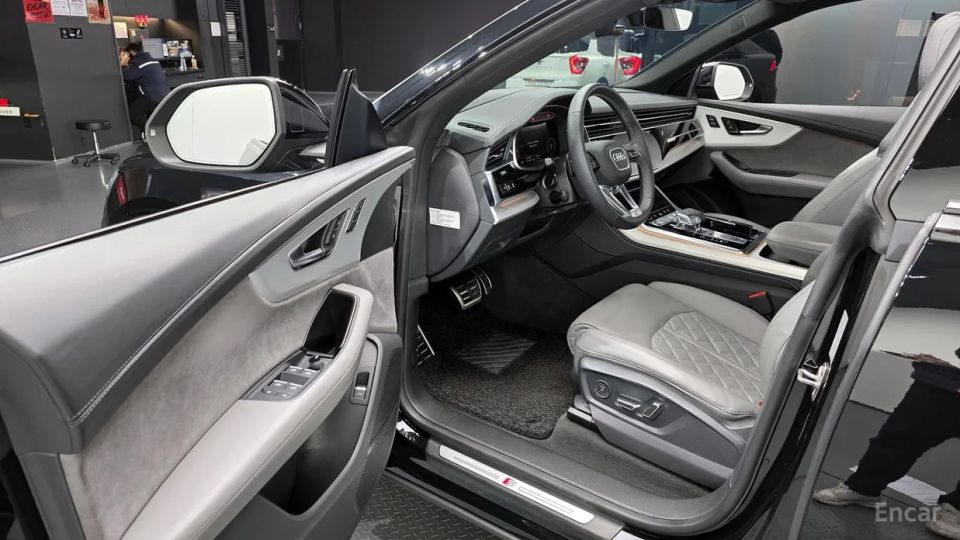 Audi Q8