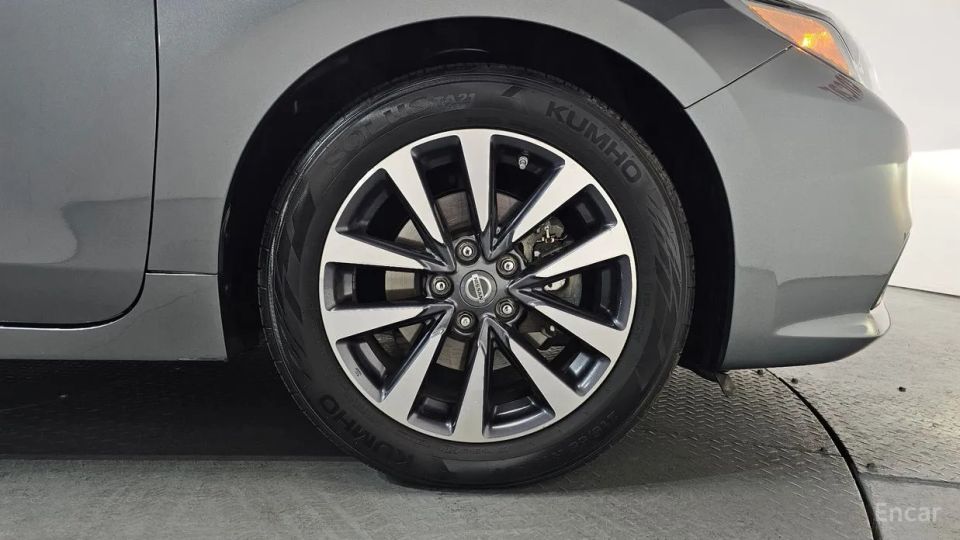 Nissan altima