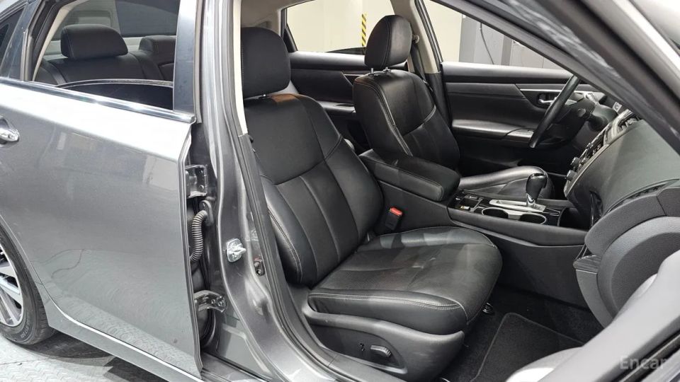 Nissan altima