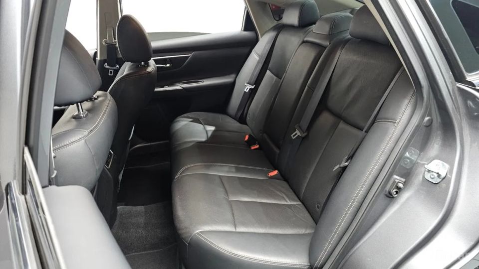 Nissan altima