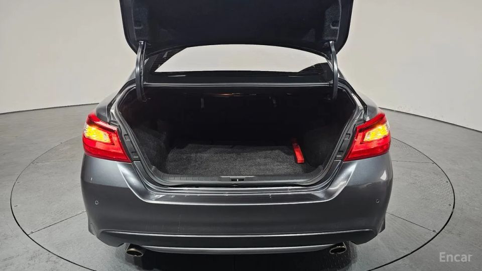 Nissan altima