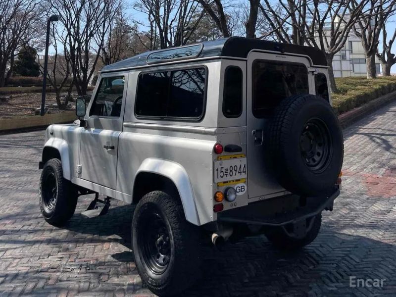 Land Rover Defender