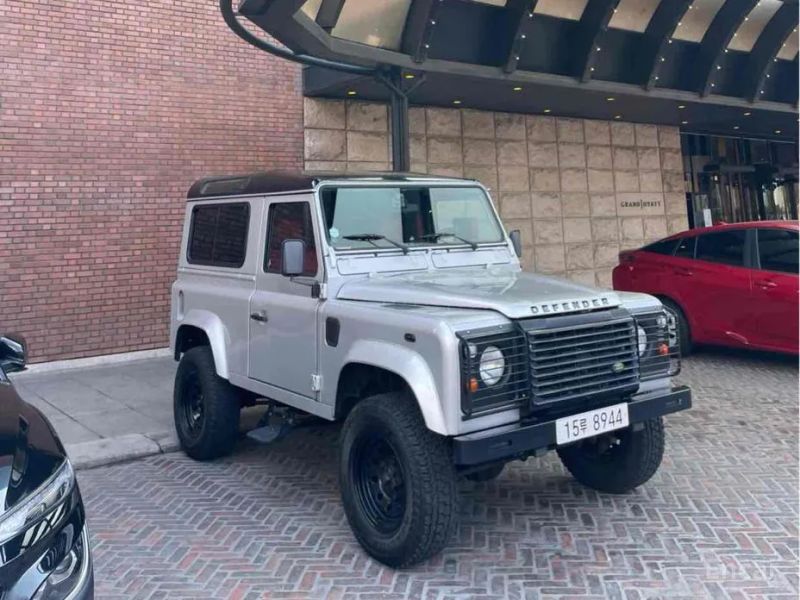 Land Rover Defender